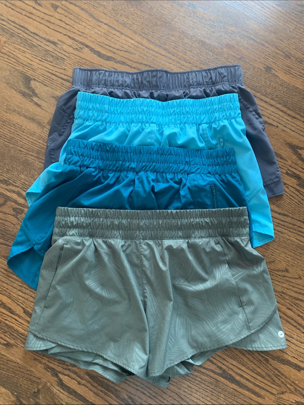 L Shorts 4 pc nwot bundle